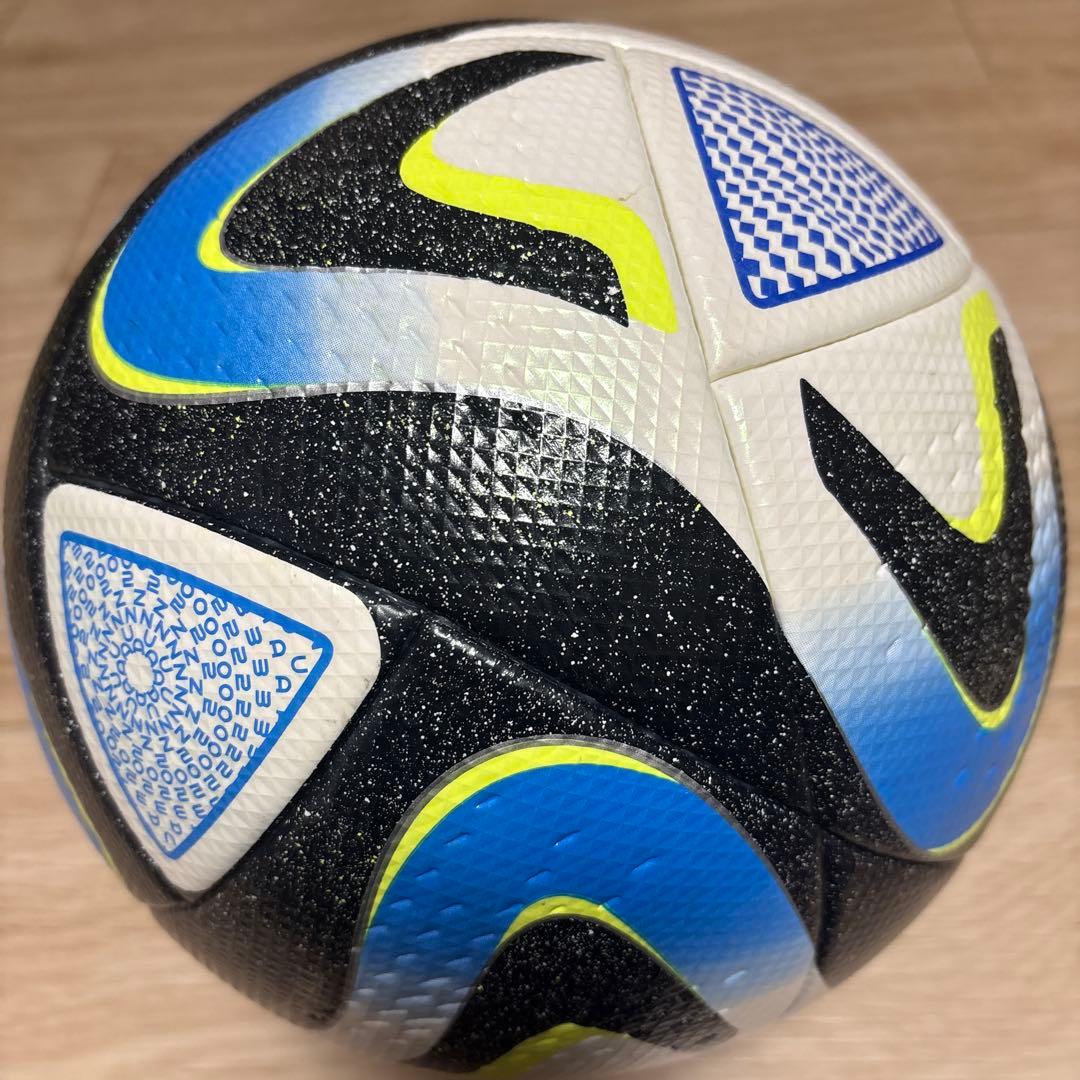 アディダス　サッカーボール5号球