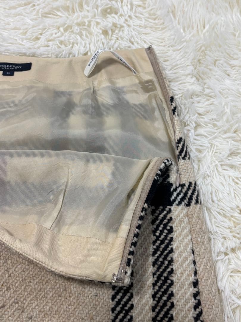 バーバリー ツイード　メガチェック　ミモレ丈　台形 膝下 ベージュ ウール