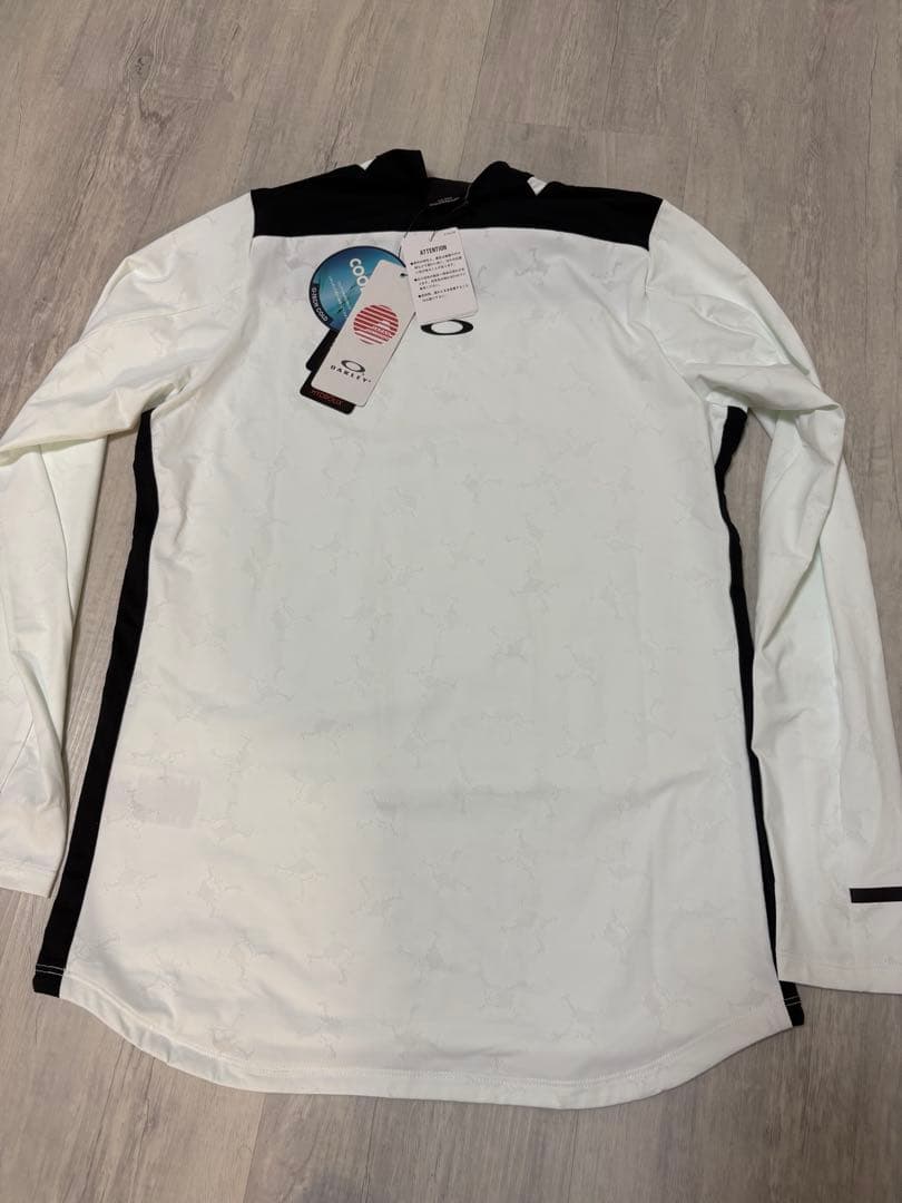 Lサイズ　新品OAKLEY オークリーゴルフセットアップ モックネック＆スカート