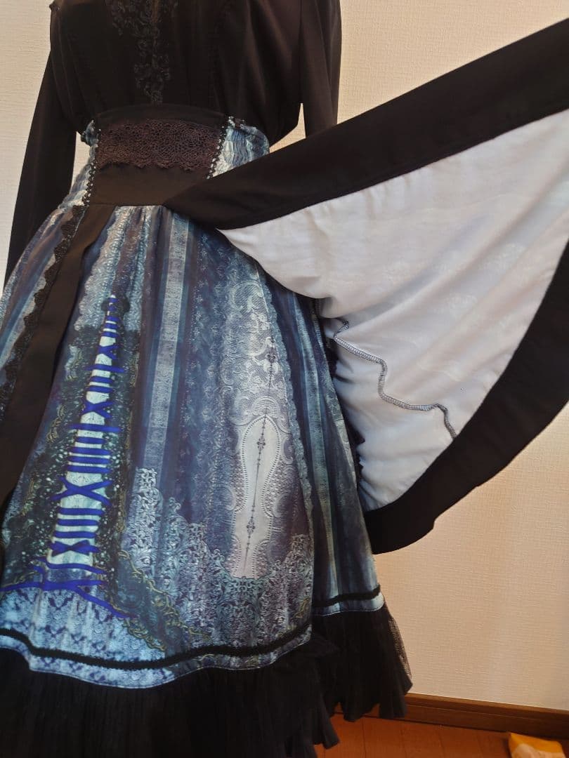 オッズオンジャパン　レース柄スカート　ネイビー