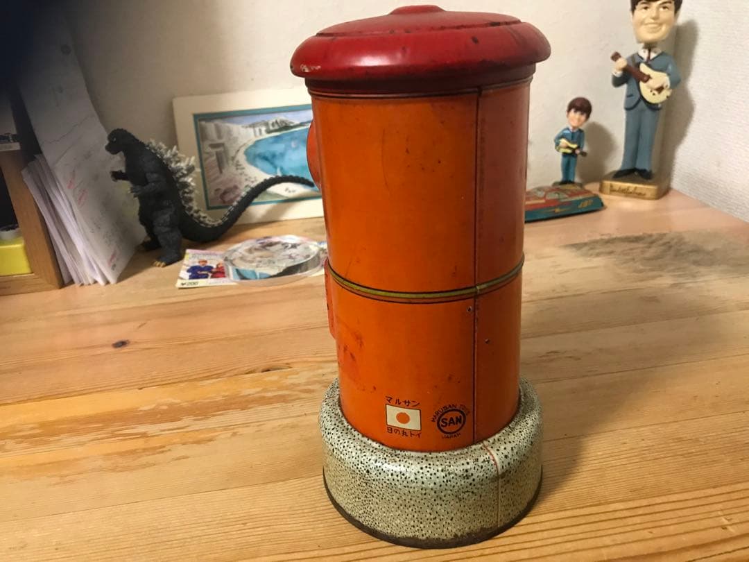 オレンジ色の郵便ポスト型アンティークブリキ