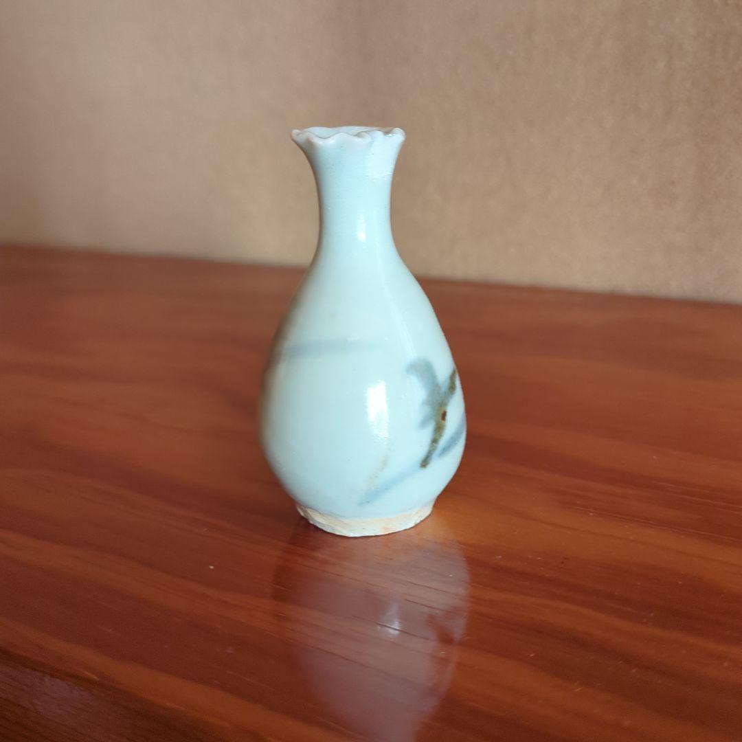 淡い青色 陶器 ミニチュアフラワーベース　初期伊万里