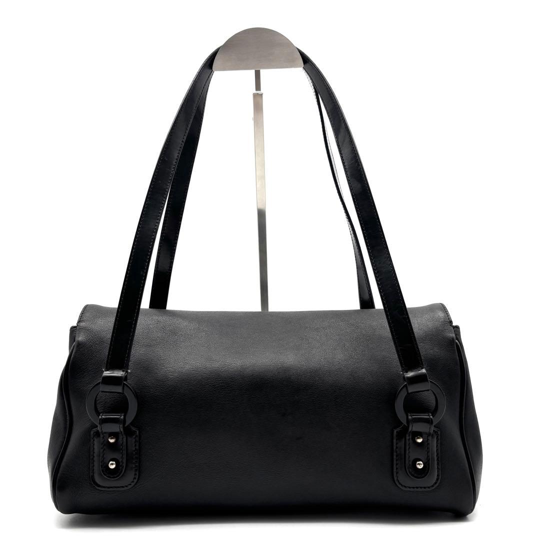 美品 サルヴァトーレフェラガモ ハンドバッグ ガンチーニ レザー 肩掛け可 黒