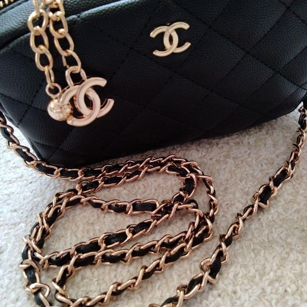 CHANEL ショルダーバッグ ノベルティグッズ 1/3までの出品です!!