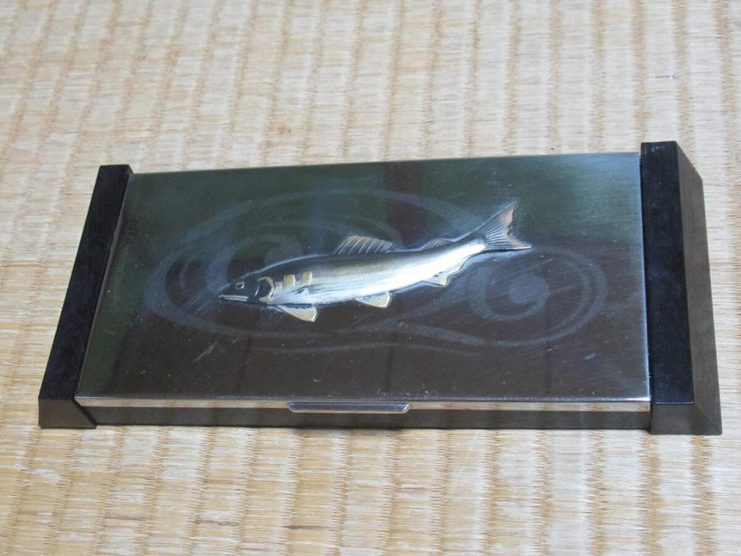 未使用大正時代共箱付◆銀座和光『鮎』金属製彫刻 金属と木製の小物入れ/煙草ケース