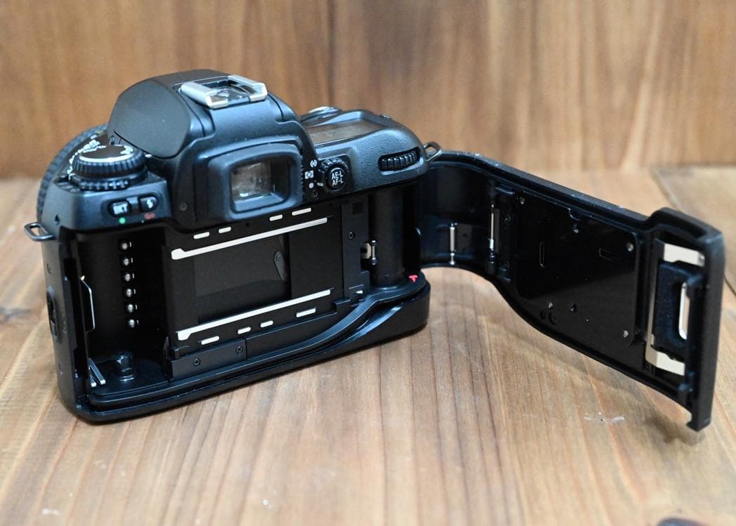 【美品！】Nikon F80D＋標準レンズ+付属品