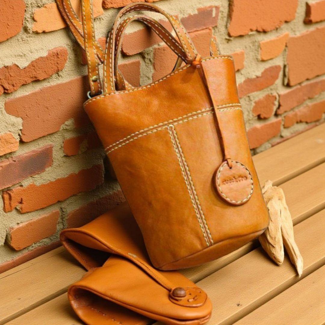 最終値下げ　Zucchero　ショルダーバッグ　コンパクト　レディース　革