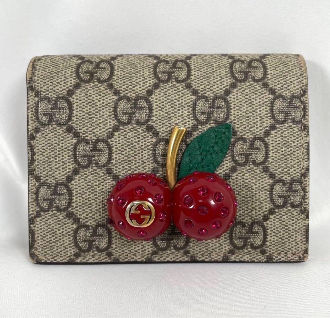 【美品│最安値】GUCCI グッチ 二つ折り財布 チェリー GGスプリーム
