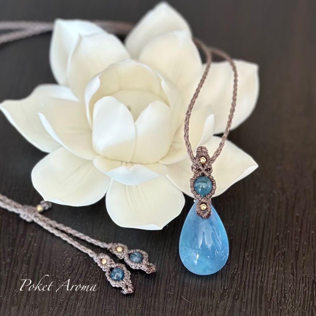 『清流』アクアマリンとディープカラーアクアマリンのマクラメペンダントネックレス