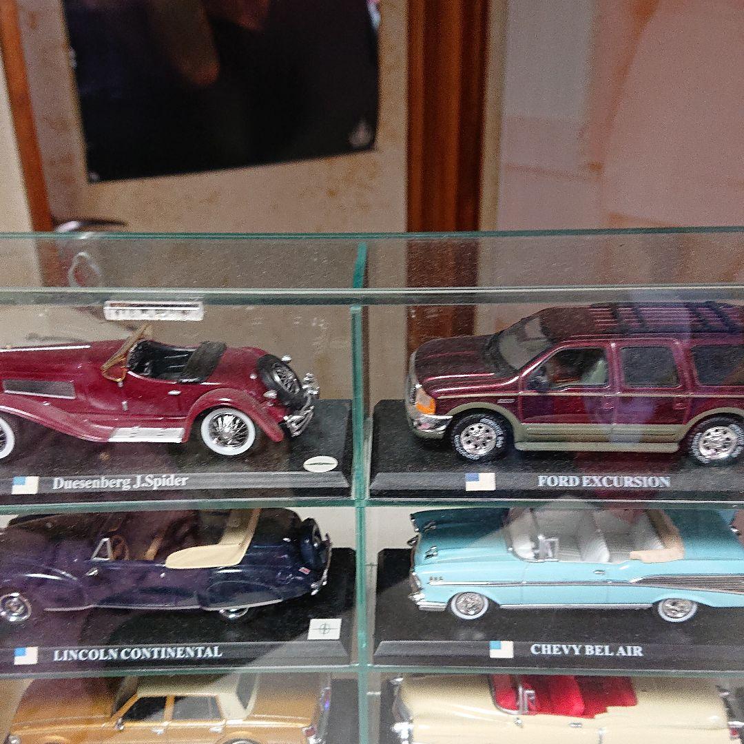 ミニカーのコレクション16台です。