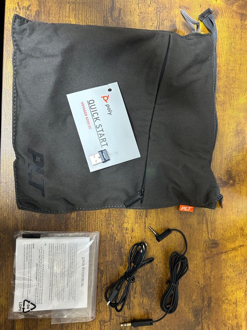 poly plantronics Voyager 8200 UC ヘッドセット