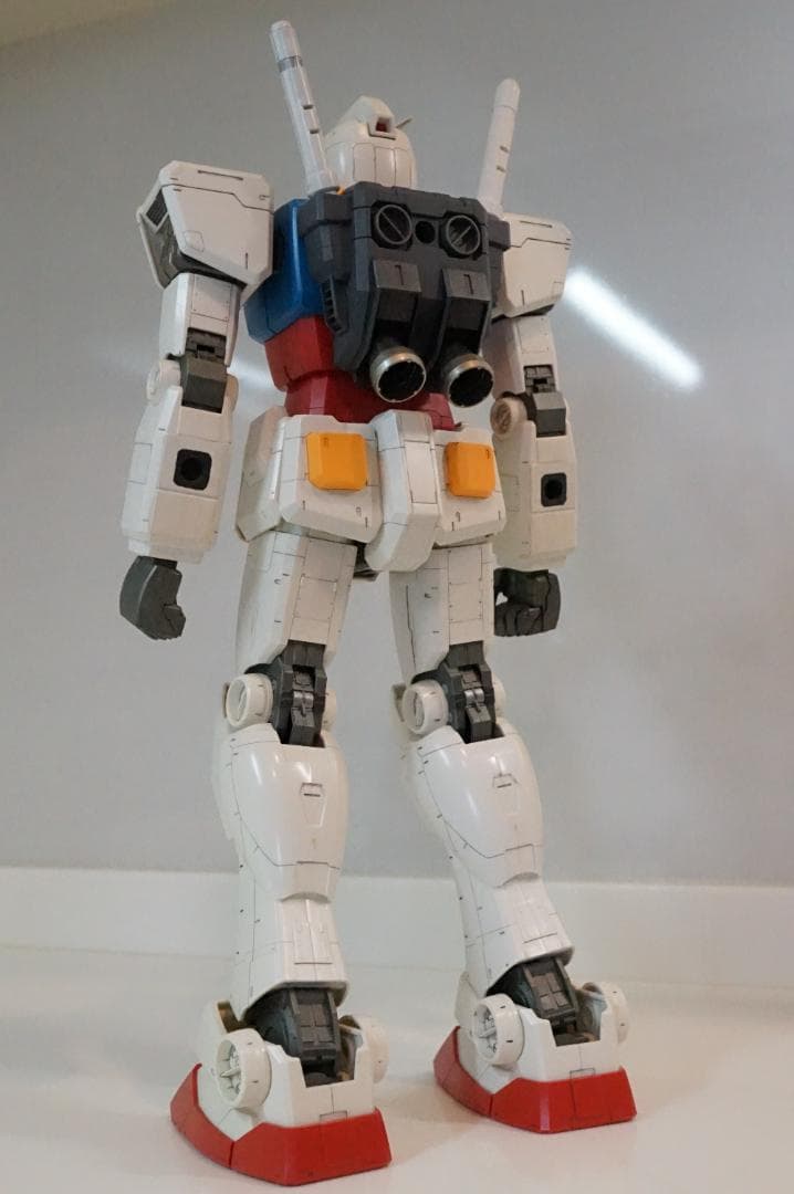 RX-78-2 ガンダム 1/48 メガサイズモデル完成品 精悍顔！