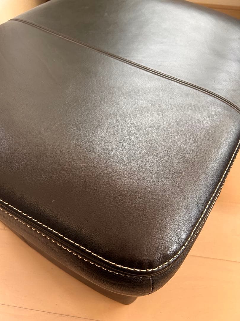 ⭐︎たまこ☺️⭐︎ カリモク 本革 スツール オットマン ZT7306