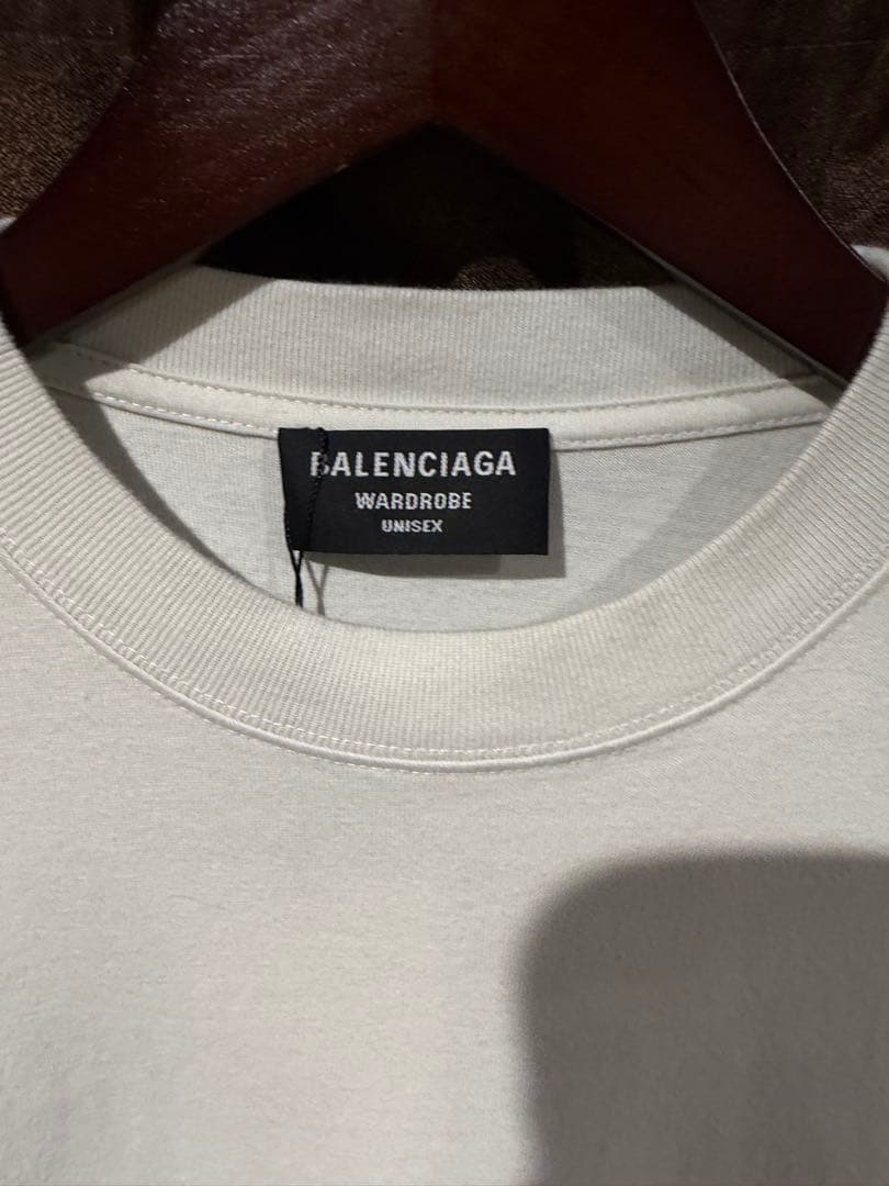 Balenciaga WARDROBE ホワイト Tシャツ