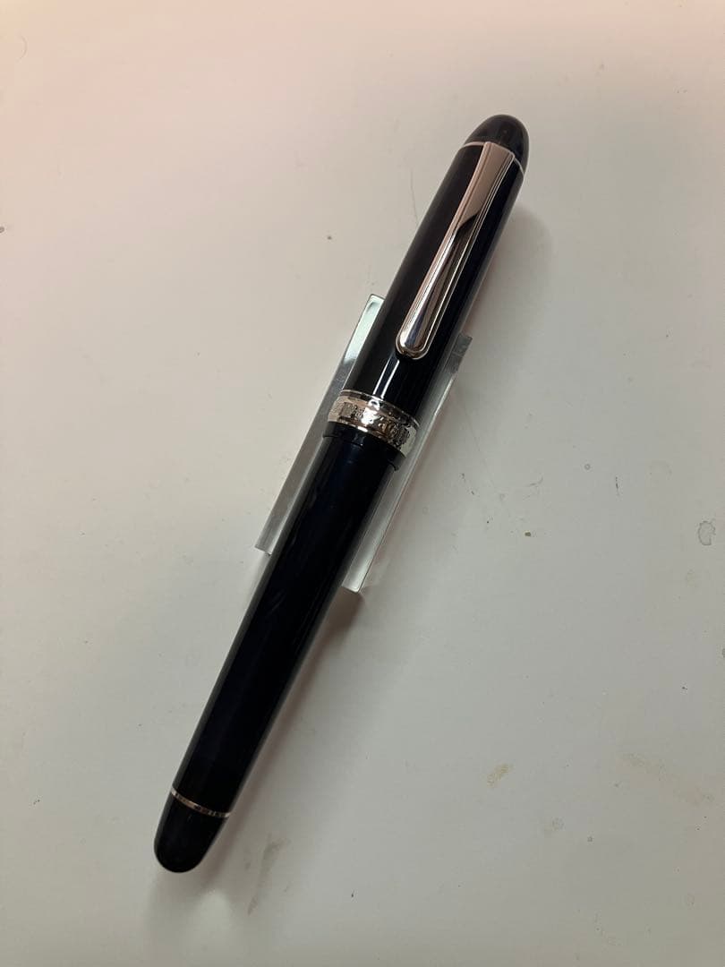 PLATINUM　#3776　センチュリー　ブラックダイヤモンド　F-nib