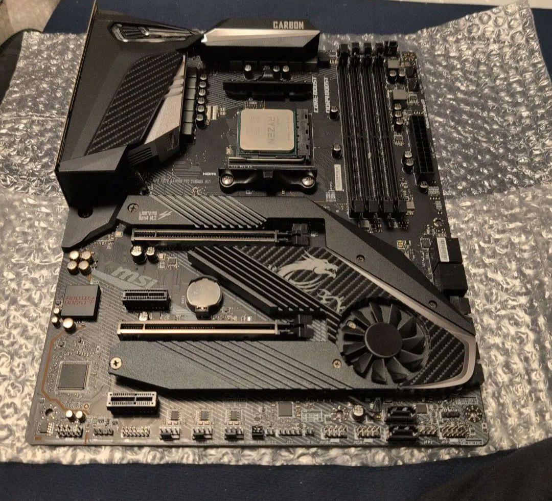 マザーボード MPG X570 GAMING PRO CARBON WIFI + 5600X