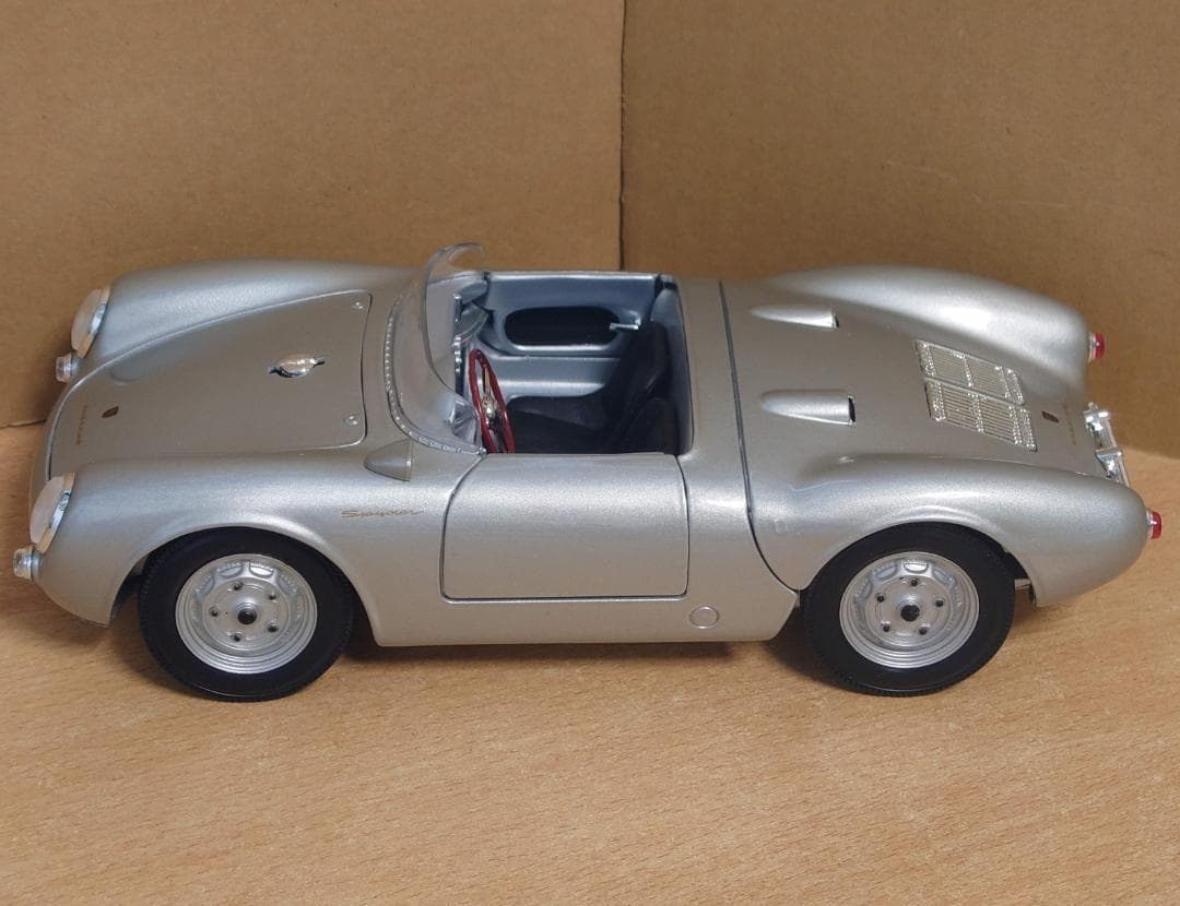 1/18 ポルシェ550A スパイダー 1955 シルバー Porsche