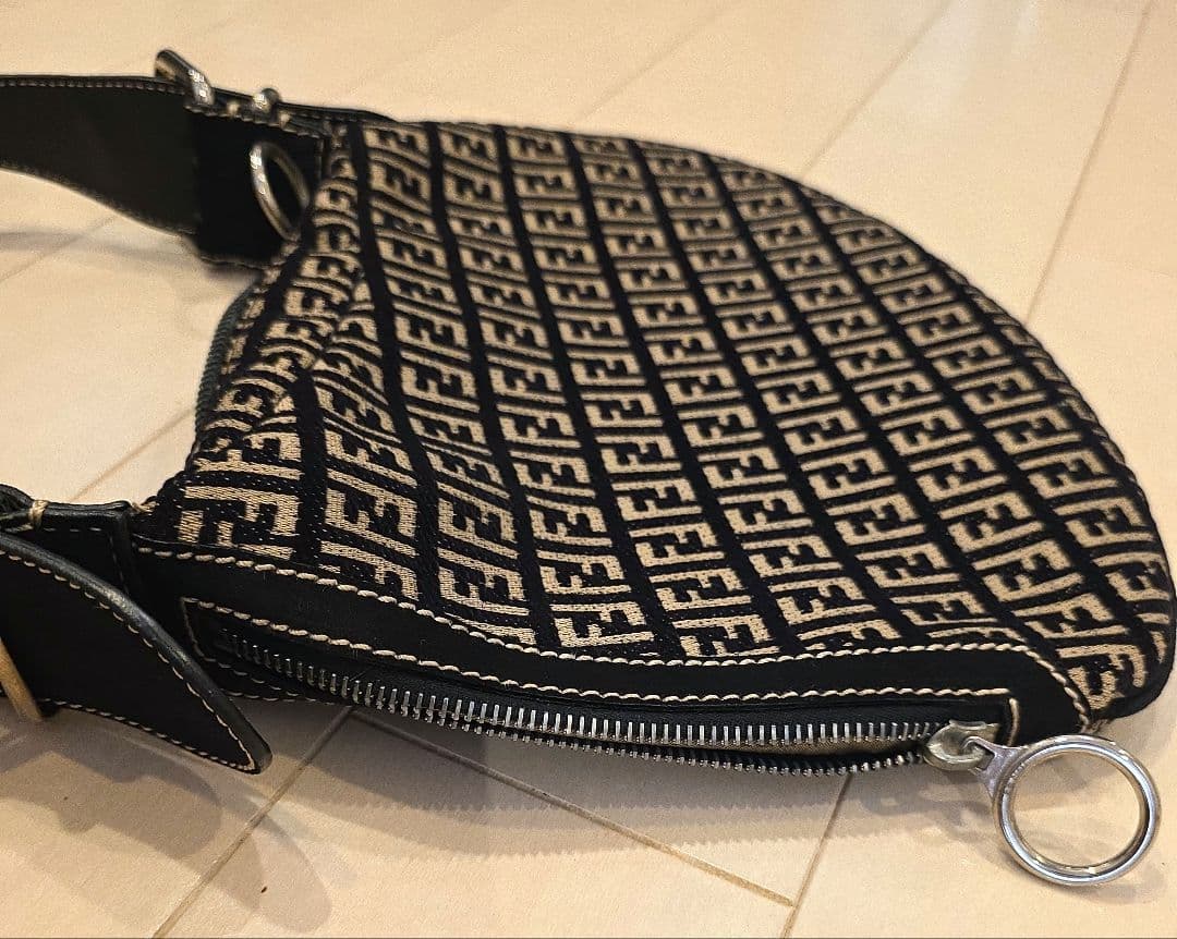 フェンディ　FFロゴ ショルダーバッグ