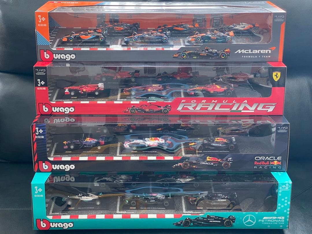 【新品未開封】ブラーゴ burago 1/43 ミニカー 4箱セット