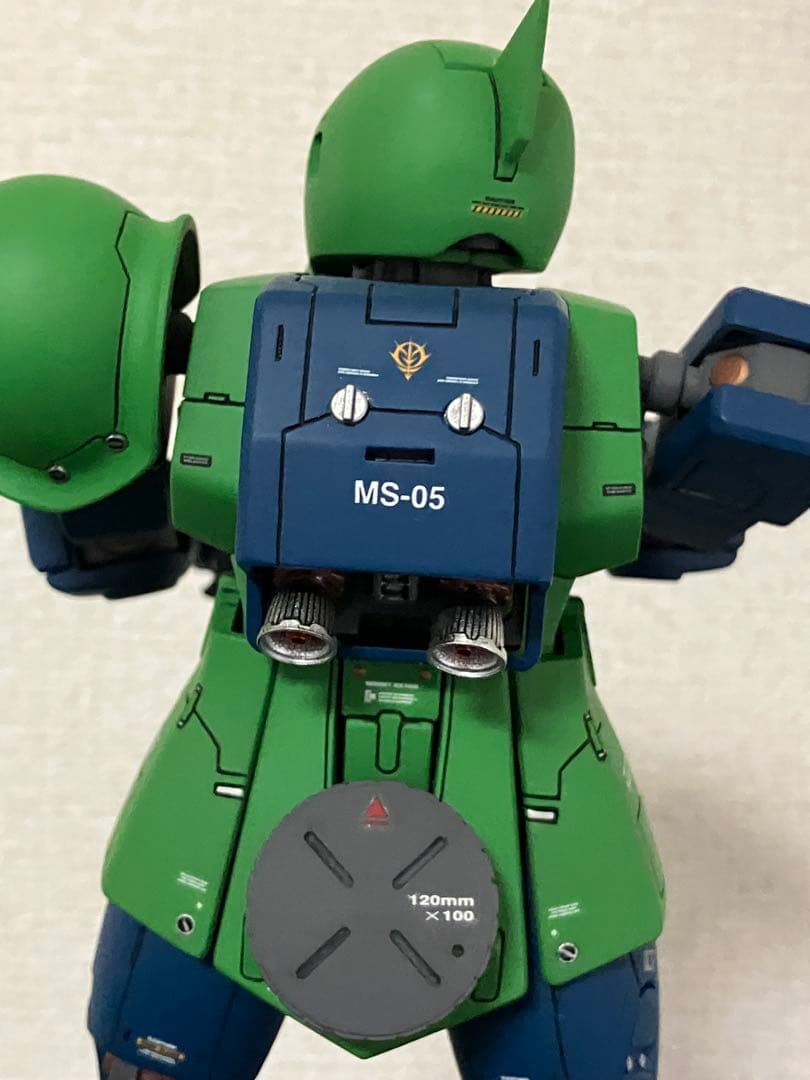 MG旧ザク　塗装済完成品