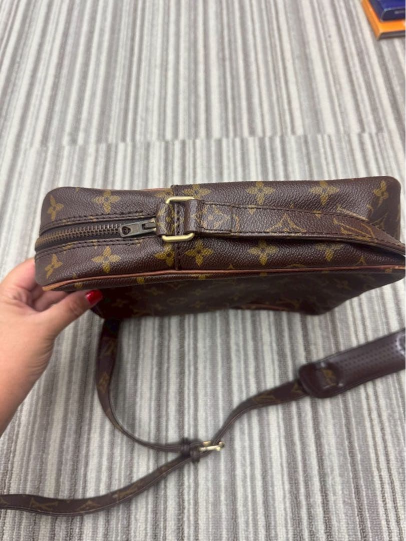 Louis Vuitton ルイヴィトン　モノグラム ショルダーバッグ