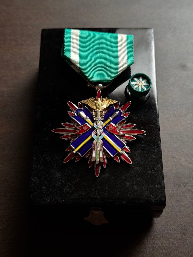 金鵄勲章　功五級　勲章　美品　レア