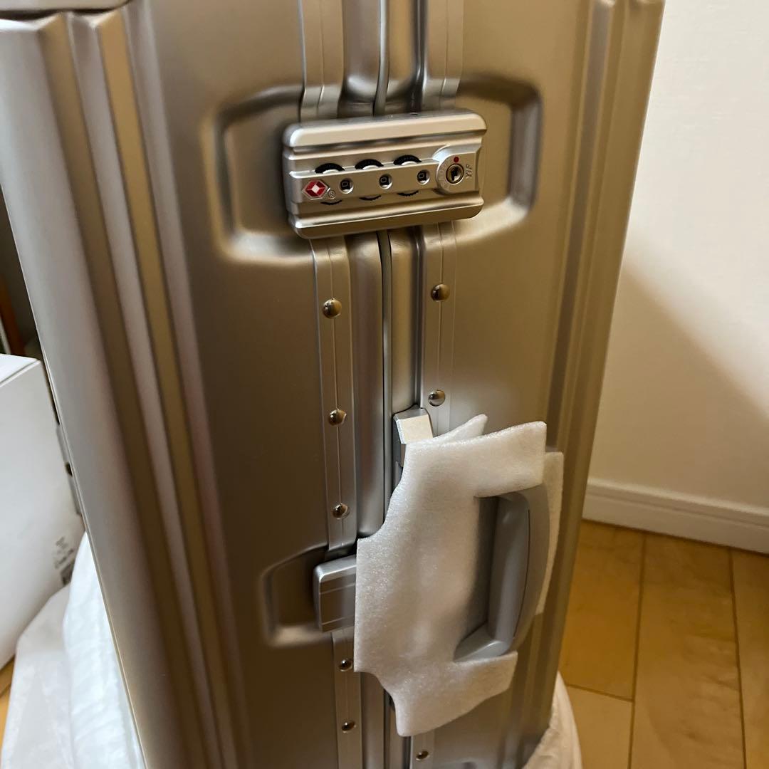 メルセデス ベンツシルバー キャリーカート65L