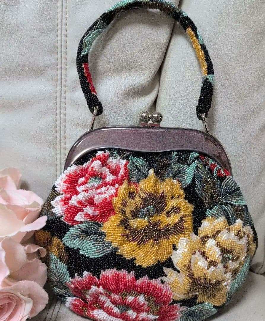 はな　ビーズ和装バック　花柄刺繍 　がま口バッグ　美品