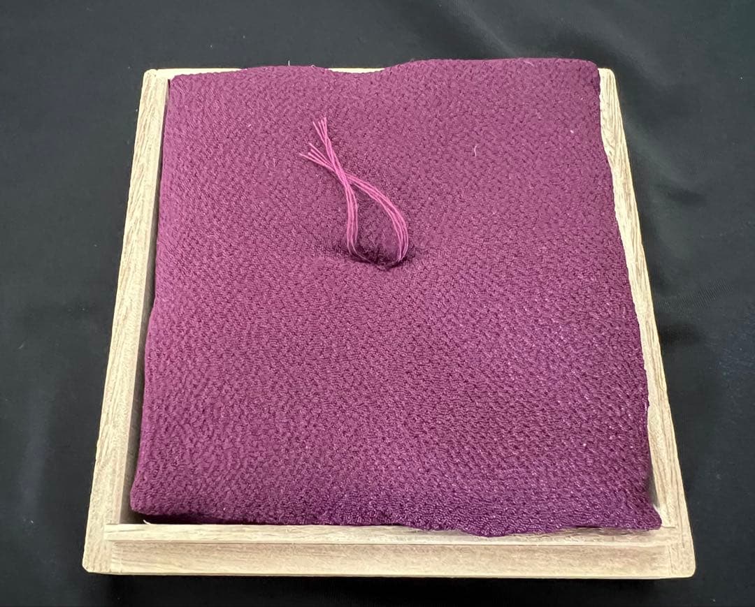 刀装具 鐔 唐人山見図金銀象嵌鉄地鐔 大刀鐔 山河木 日本刀 年代物 箱付き