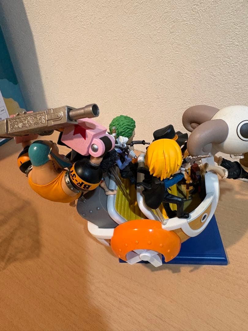 ワンピース ワールドコレクタブルフィギュア ミニメリー号 ATTACK