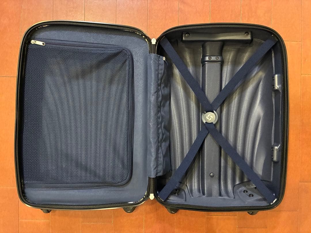 サムソナイト コスモライト 36L 黒 機内持込可