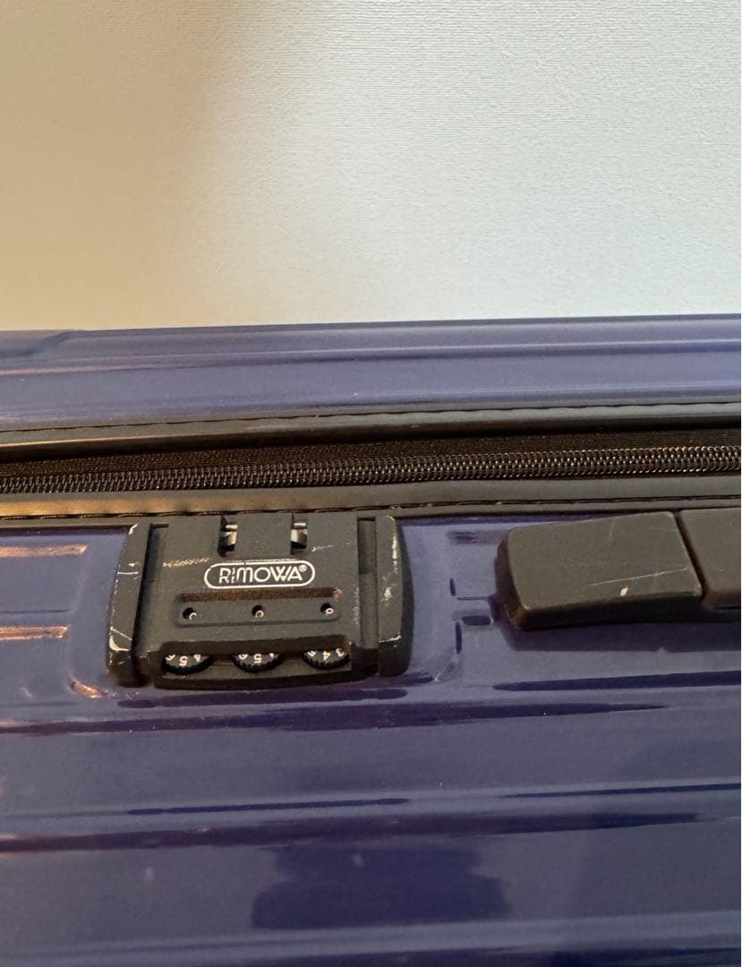 【RIMOWA】　高級ブランド 人気カラー　ネイビー キャリーケース