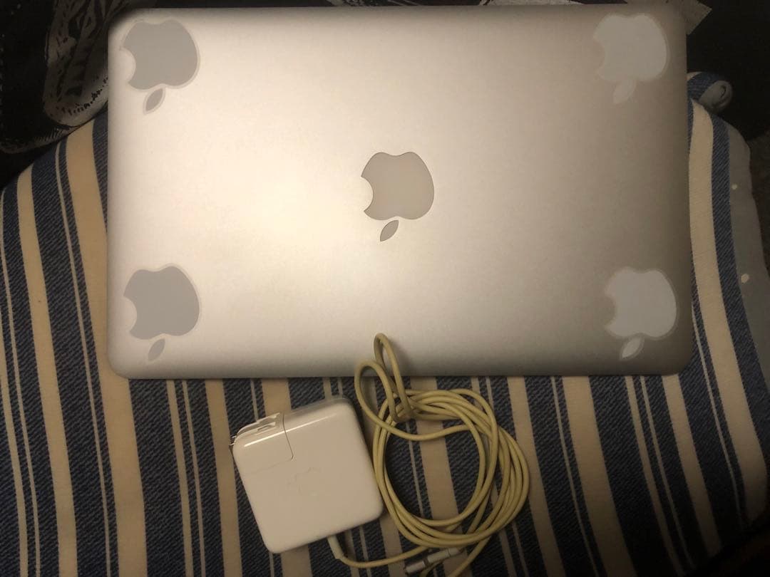 MacBook Air(11-inch, Early 2015)i7年末年始限定