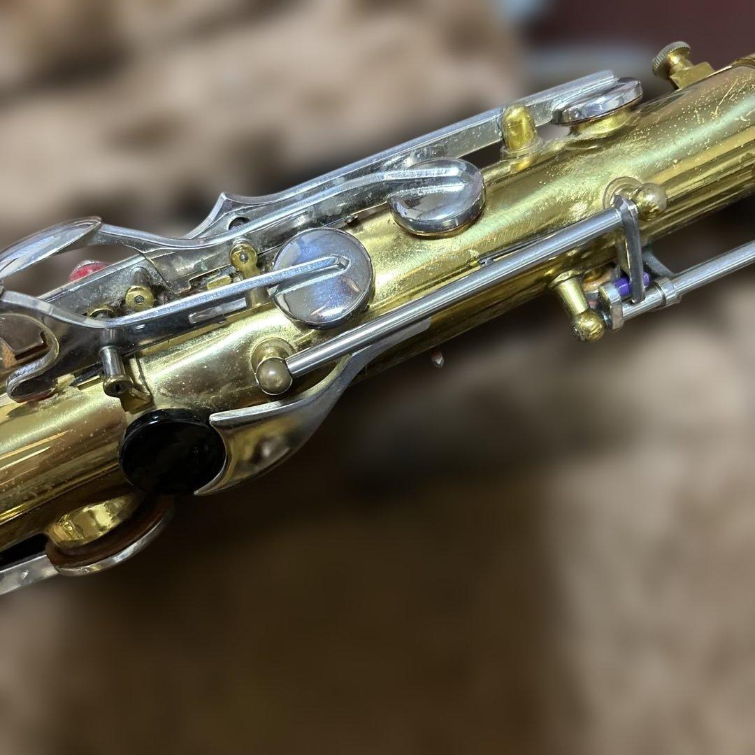 ベルグラーセンのテナー・サックスとケース