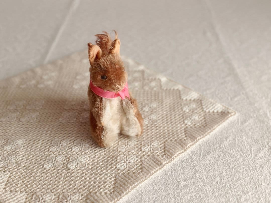 * vintage squirrel ♡ * 可愛い ピンクりぼんの リスさん