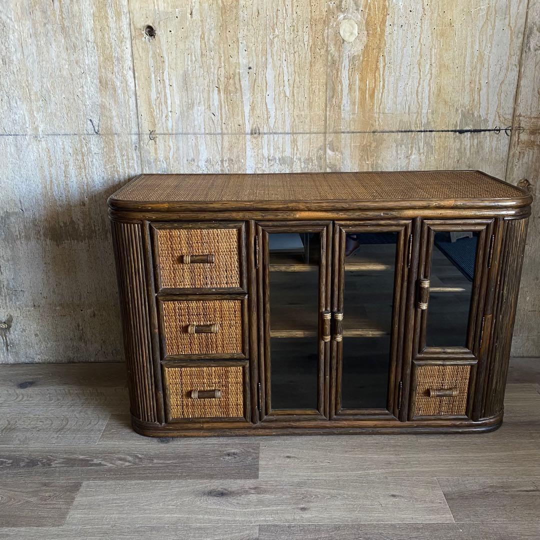ラタン 籐　サイドボード　テレビ台　ガラス扉　古家具 昭和レトロ　ヴィンテージ