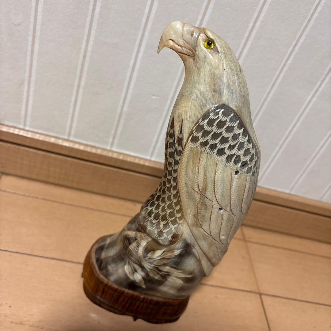 鷹の彫刻 約30cm