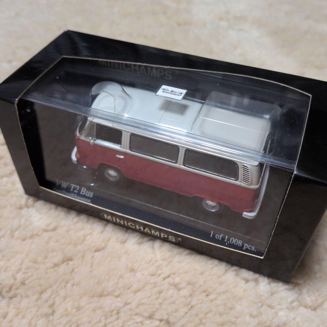 【新品未使用】VW T2 Bus ミニカー パステルホワイト/カサンロット