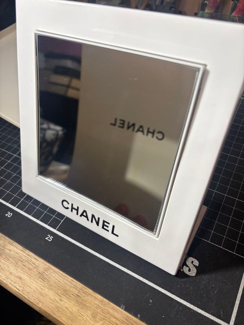 CHANEL 回転式スタンドミラー