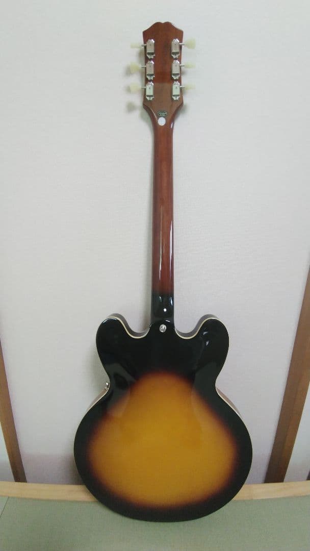 本日23時迄特価Epiphone セミアコースティックギターES-335