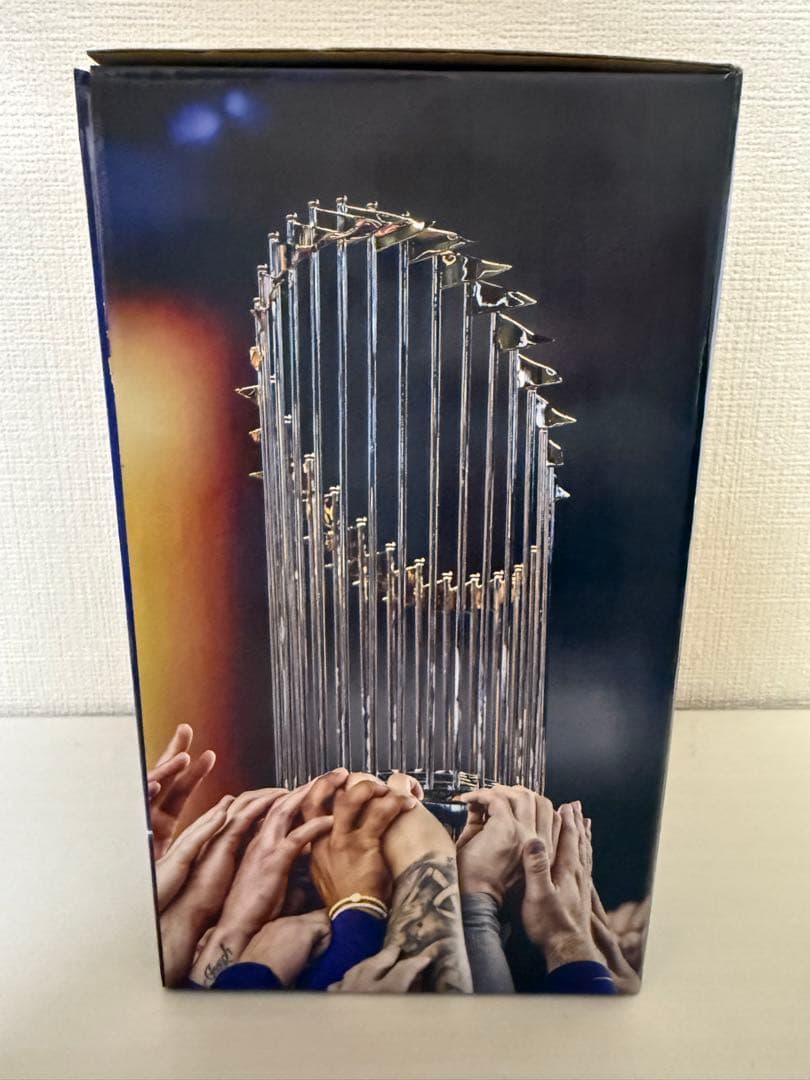 ワールドシリーズトロフィー レプリカ　ドジャース　6/17試合配布