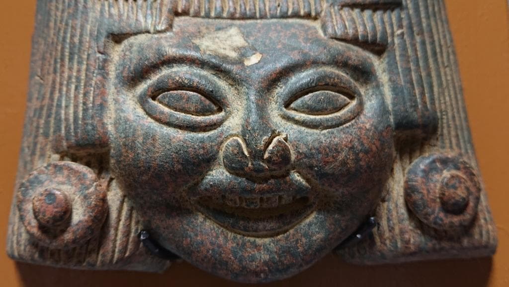 コレクター収集品　メキシコ　トトナカ文化　マスク　（B）