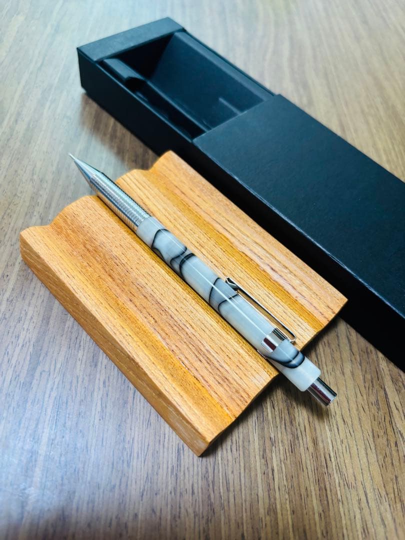 クラフトa クラフトエー　アクリル　シャープペンシル　ブラック×ホワイト