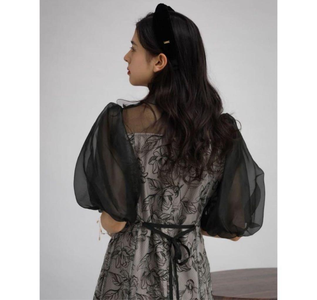 専用⭐︎フラワープリント パフスリーブドレス　petirobe オケージョン