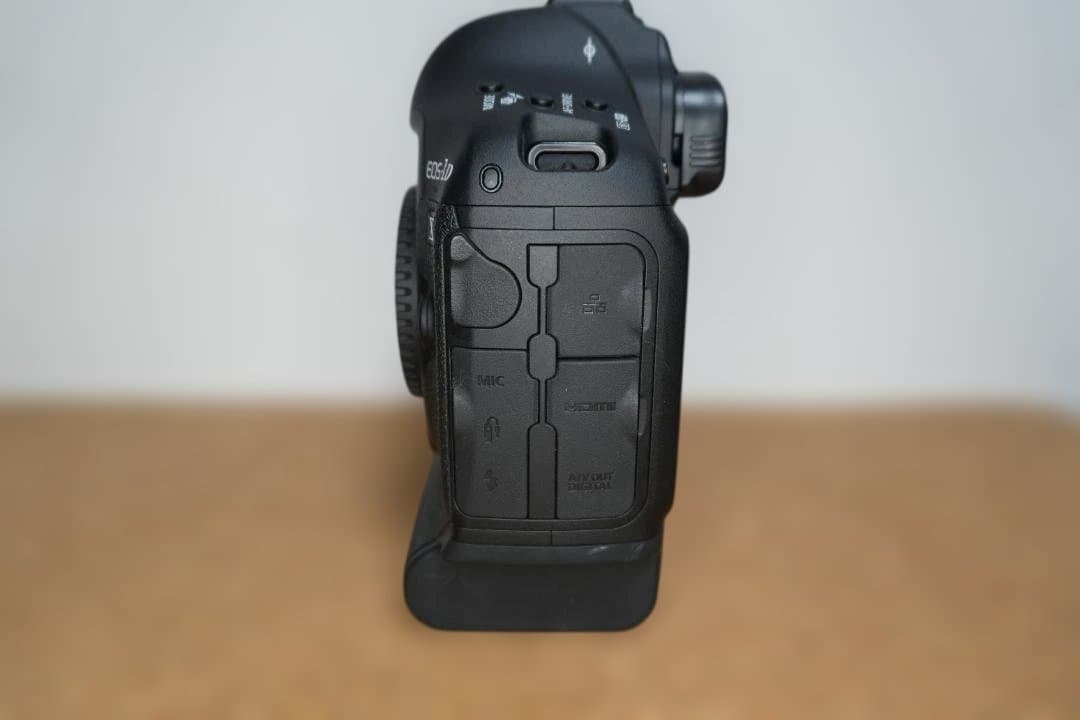 EOS 1DX(無印)/純正バッテリ、CFメディア、他付属品