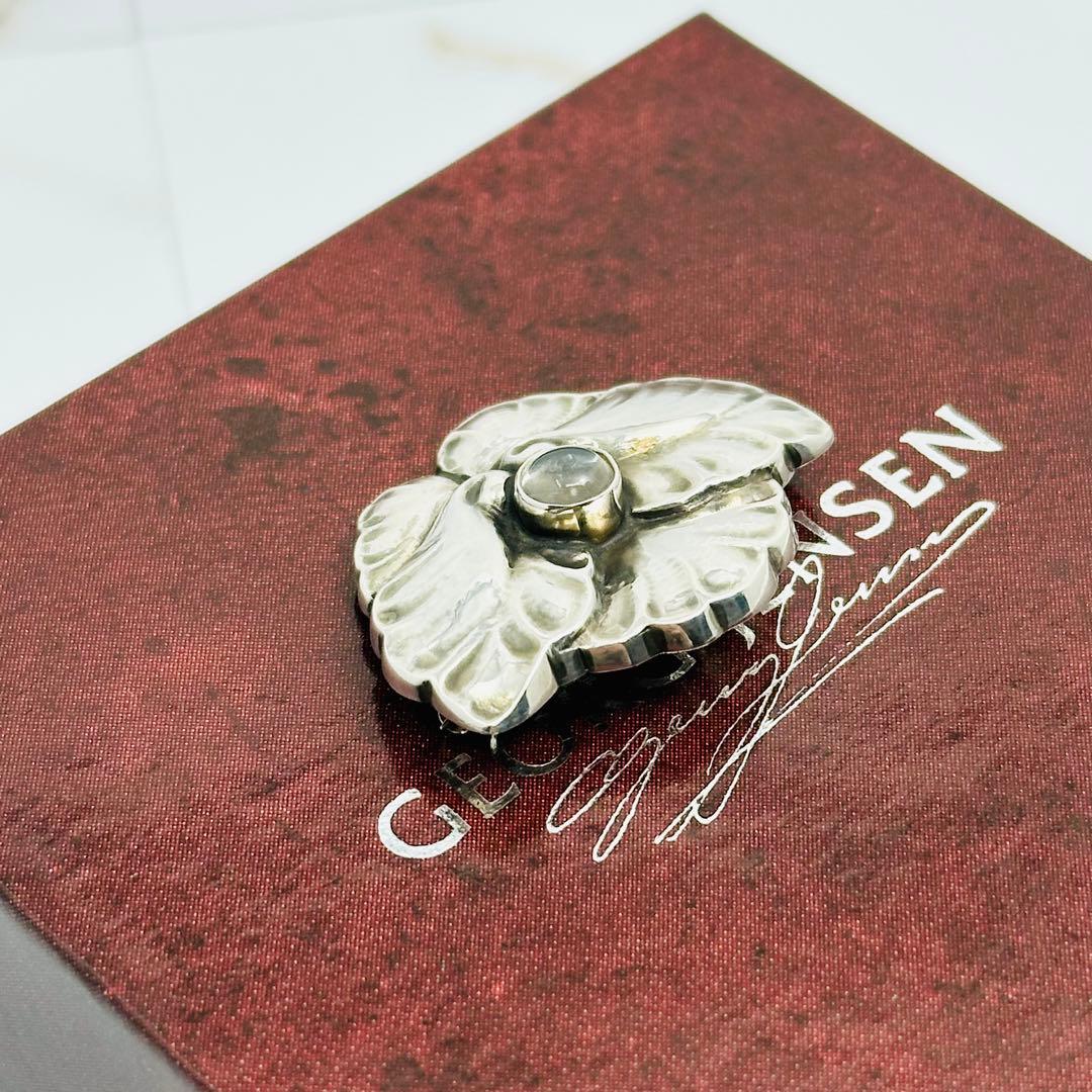   107 ムーンストーン　シルバー　ブローチ　フラワー