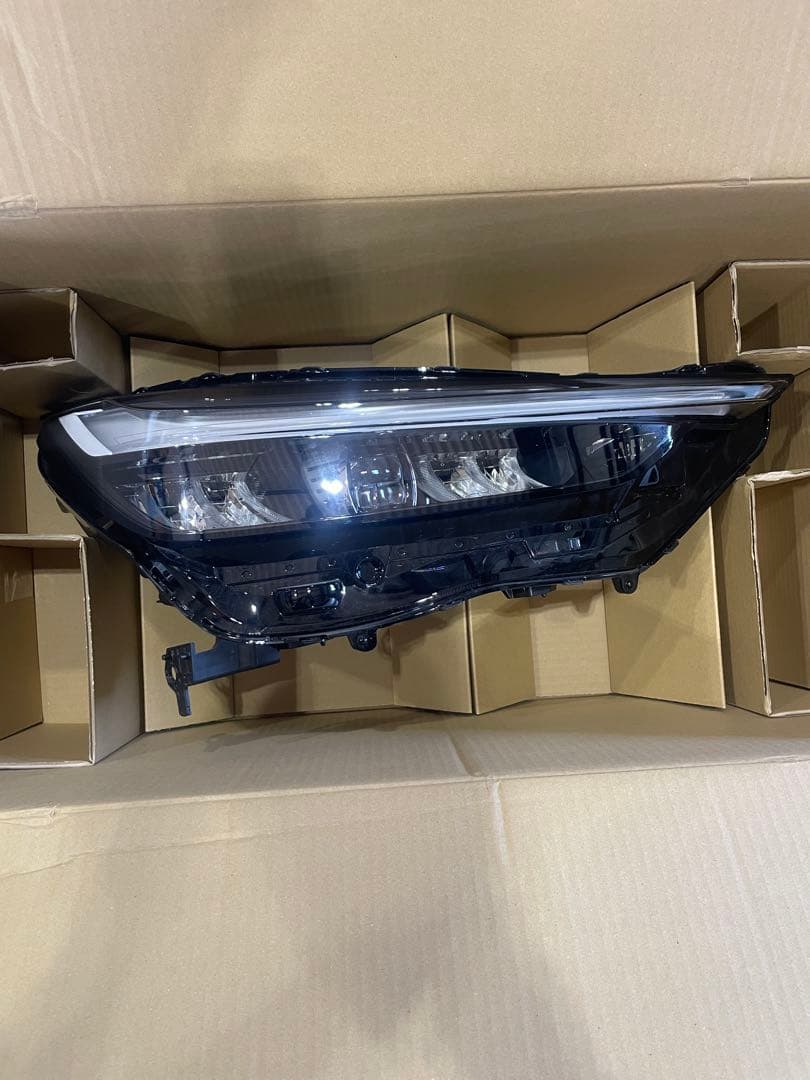 ヴェゼル　右ヘッドライト