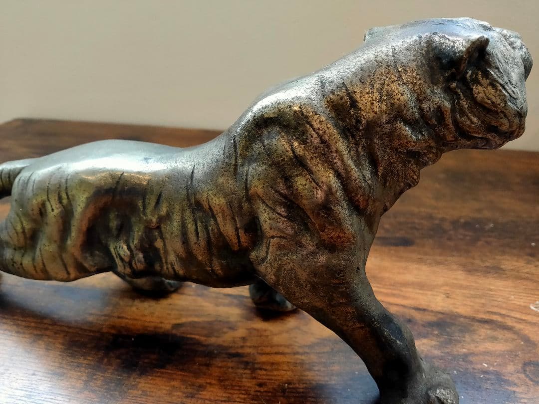 虎　置物　金属製　鉄　ヴィンテージ