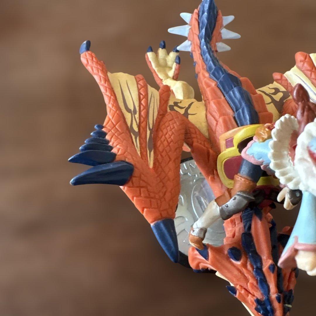 amiiboモンスター フィギュア ドラゴン型
