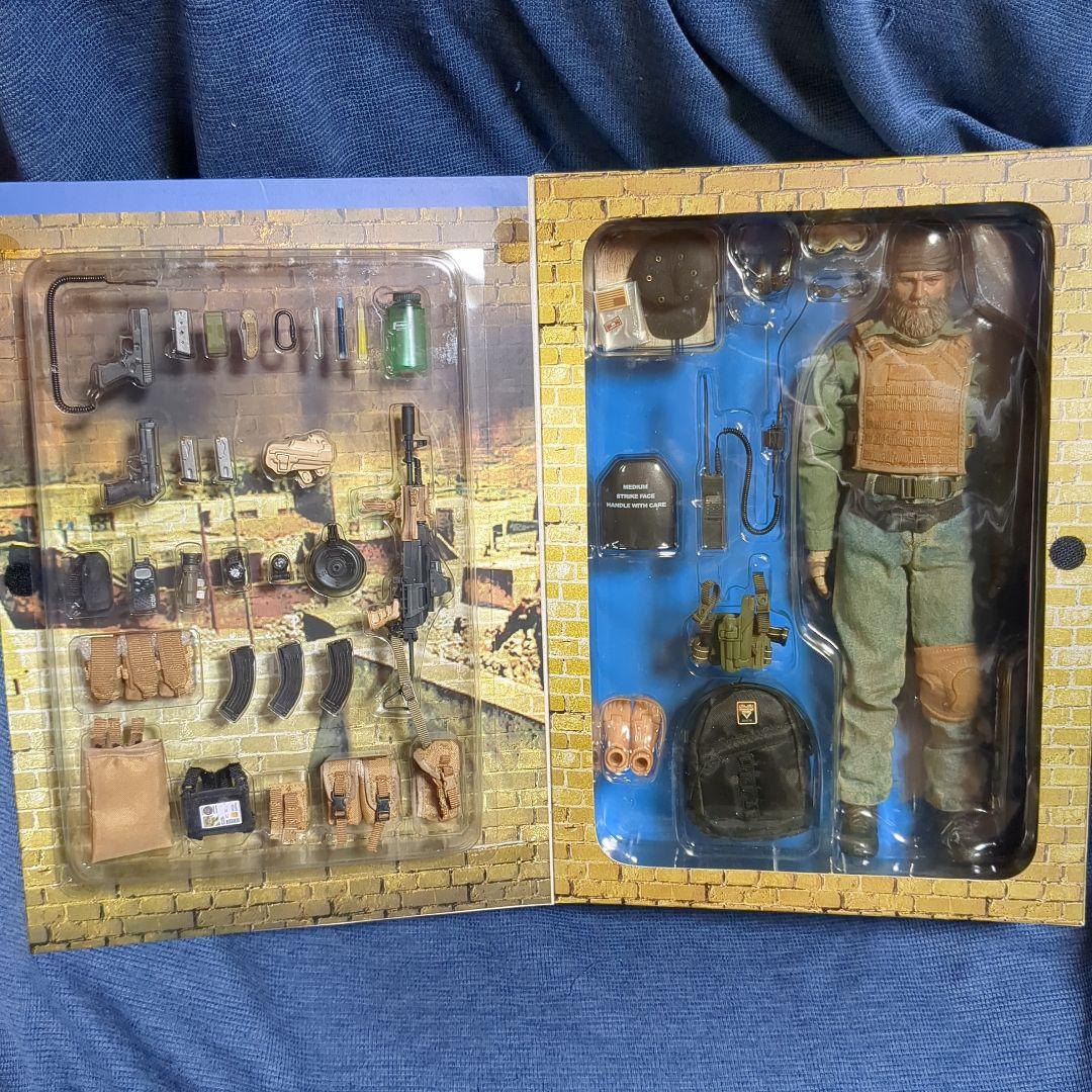 1/6 ホットトイズ P.M.C. Operator 2007 Version